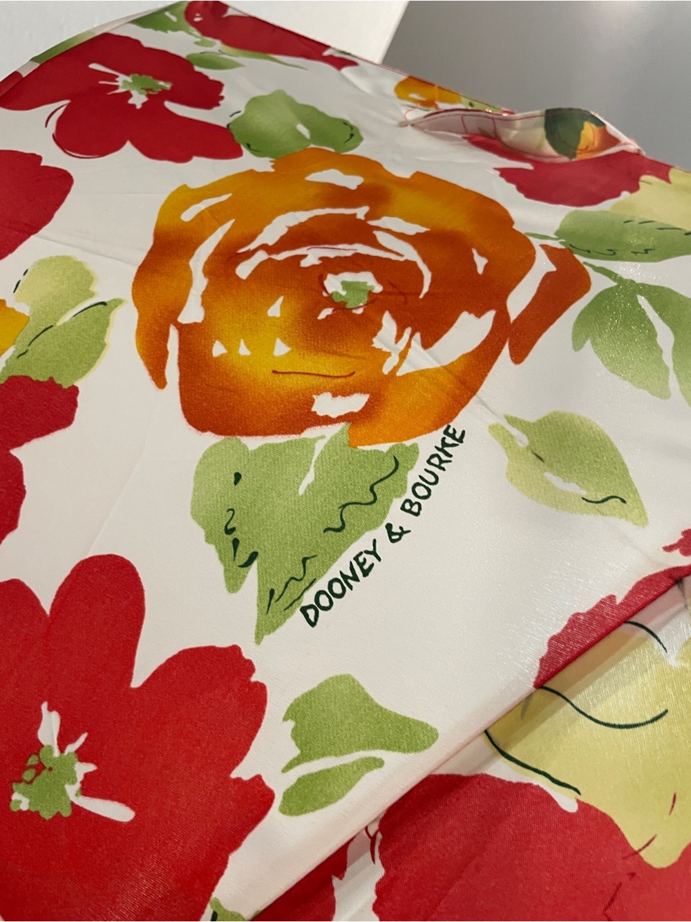 Vintage Dooney & Bourke garden rose floral umbrella - Picture 4 of 6